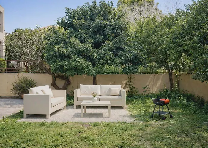 Yviome Rhodes Escape *